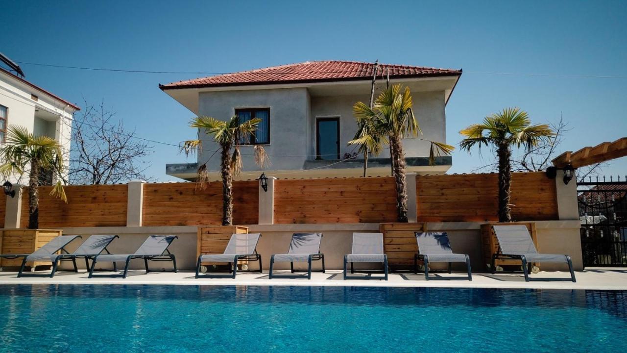 Hotel Bujtina Siar Pogradec Exterior foto