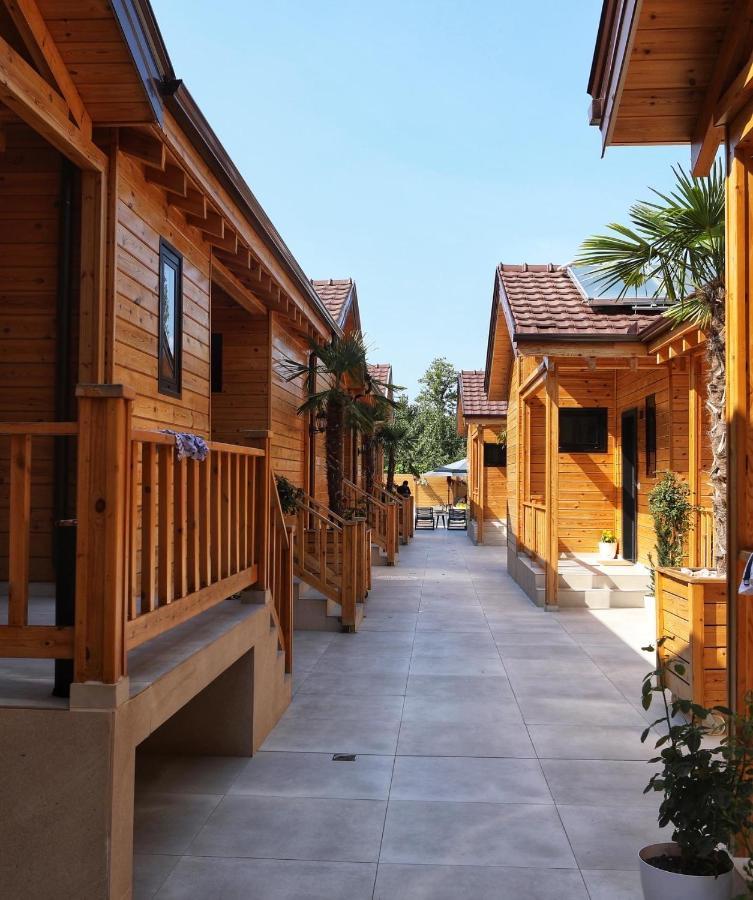 Hotel Bujtina Siar Pogradec Exterior foto