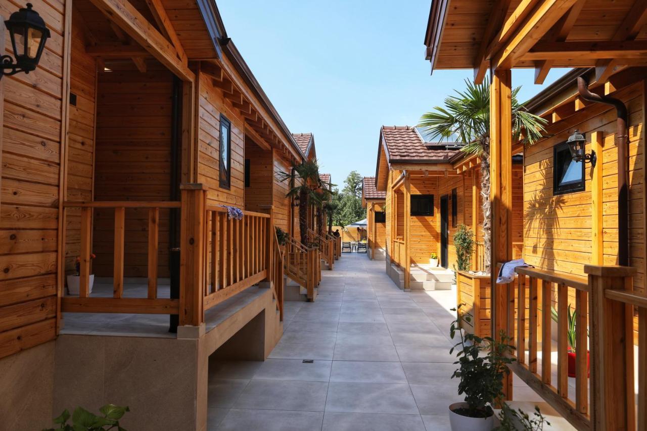 Hotel Bujtina Siar Pogradec Exterior foto