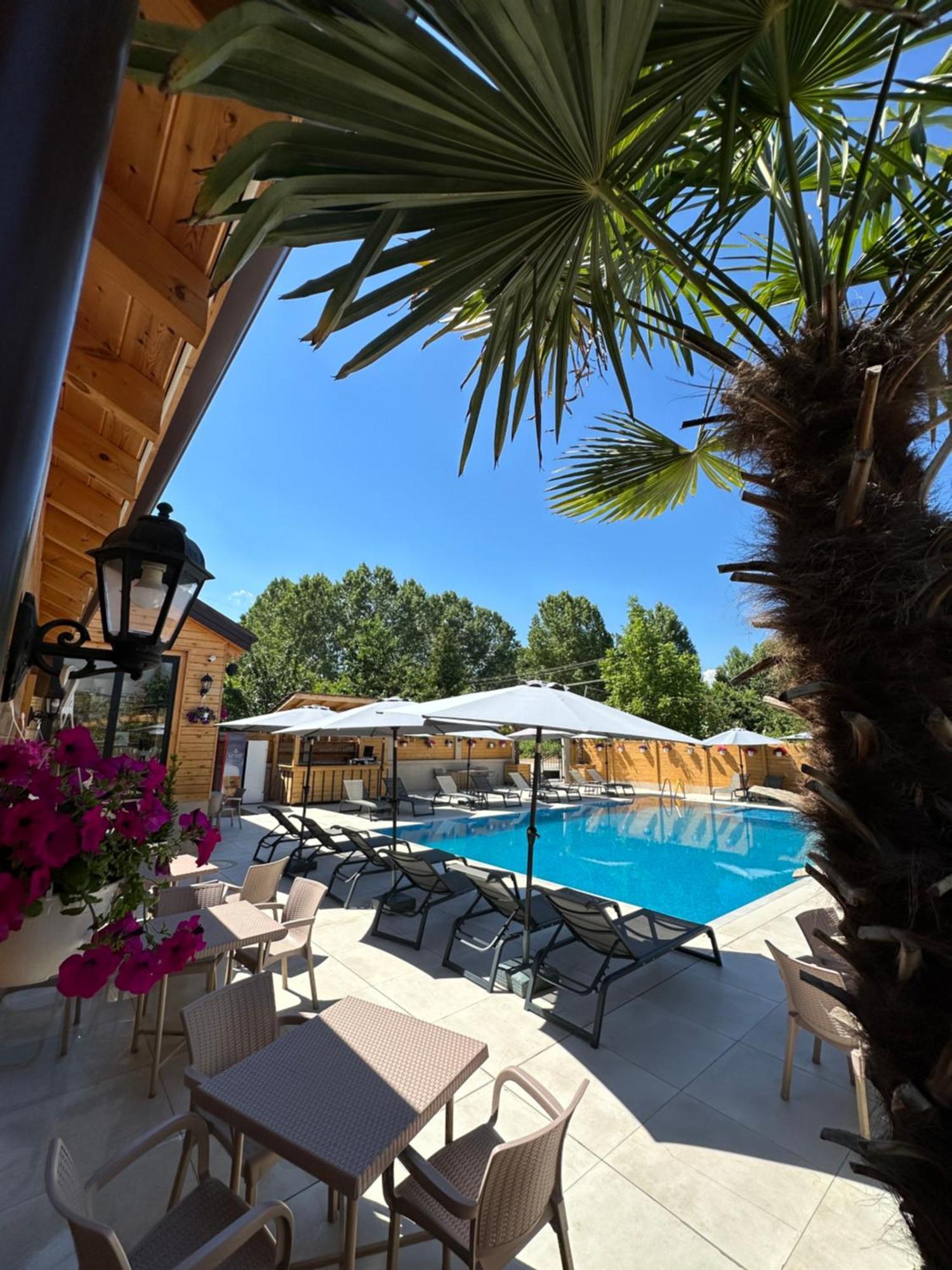 Hotel Bujtina Siar Pogradec Exterior foto